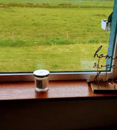 Sea View Room.. Rum i privatbostad Castlemagee
